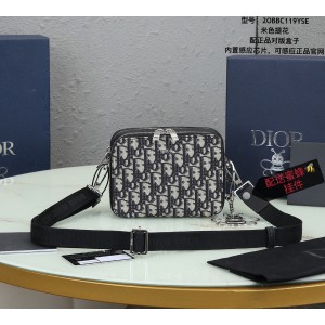 디올 남자 크로스백 숄더백 2OBBC119YSE