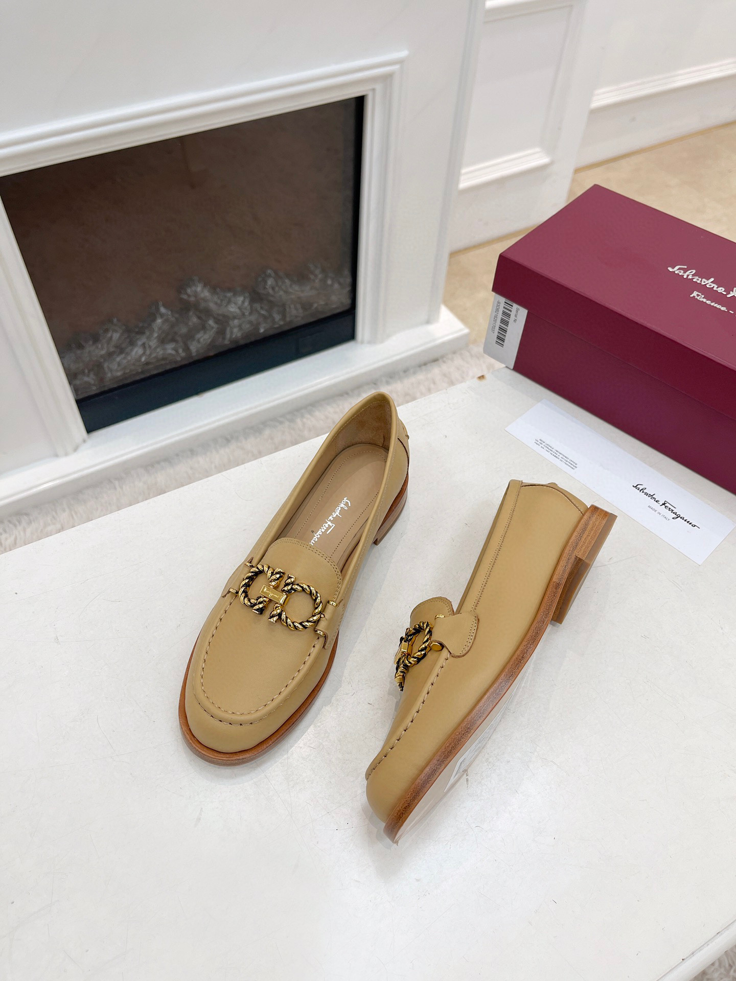 페라가모 여자 로포신발