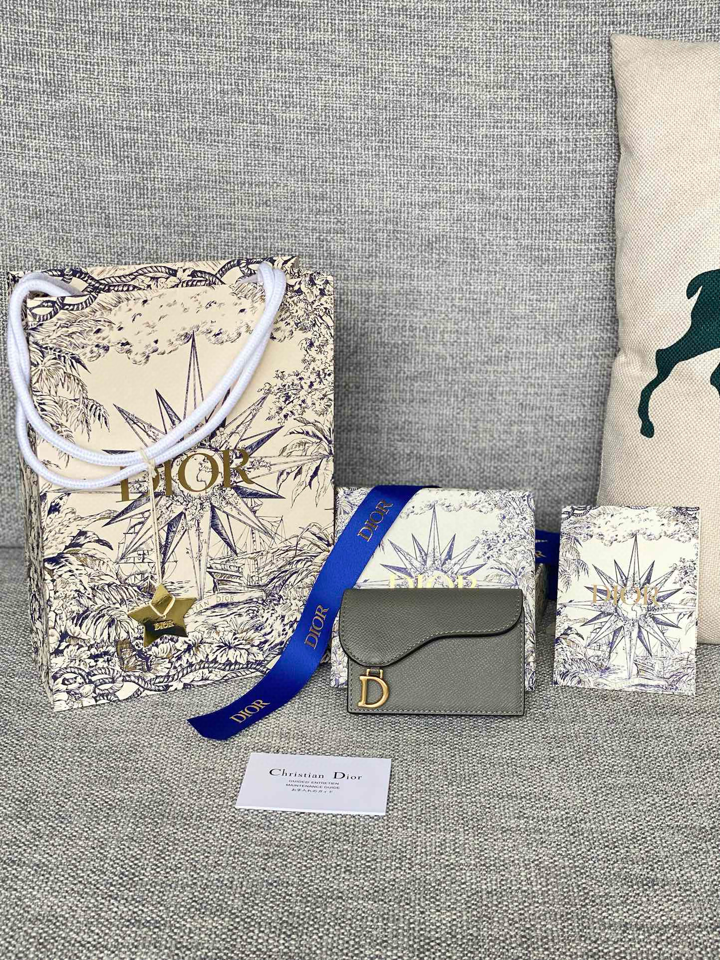 디올 카드지갑 S5611