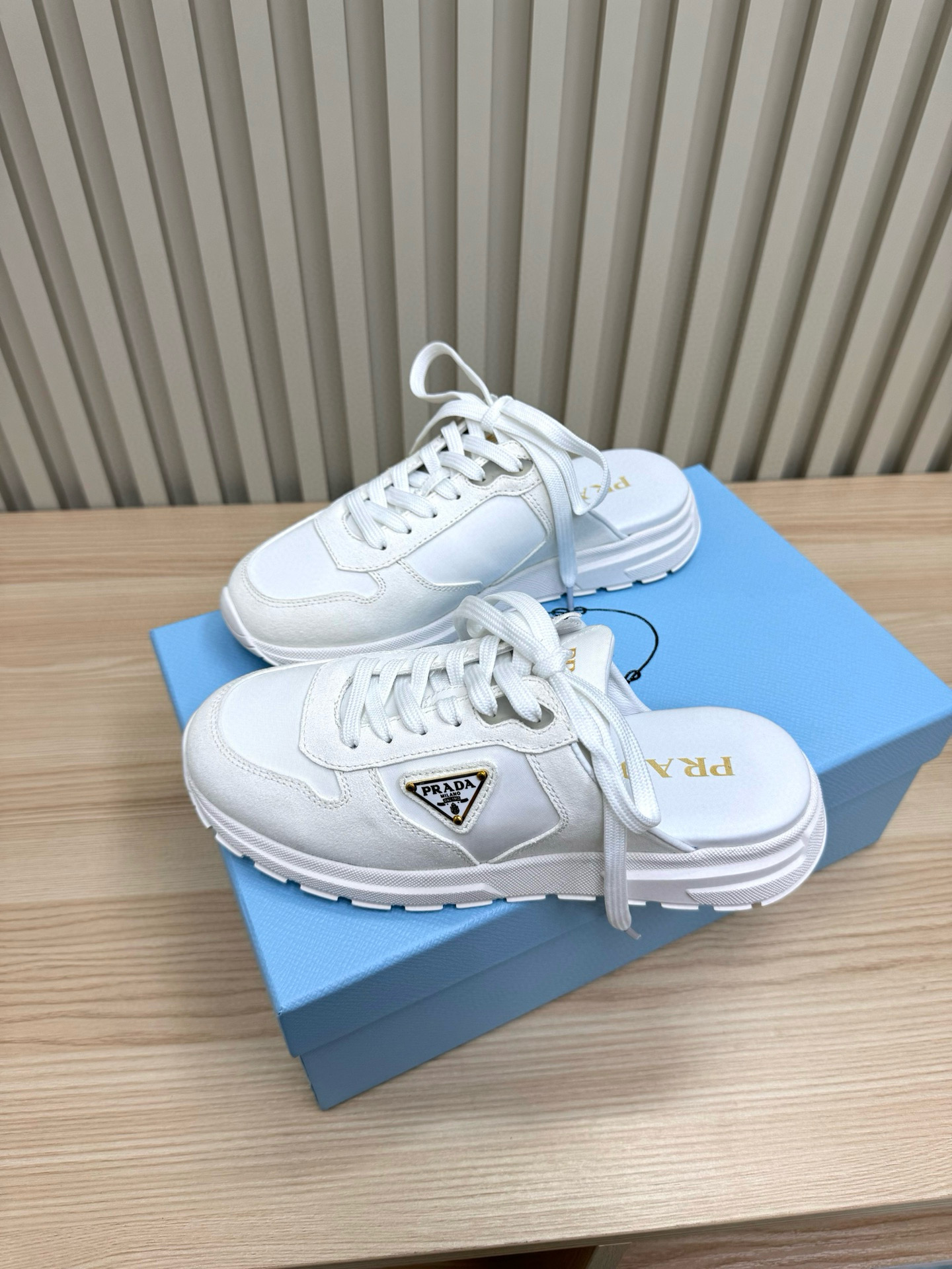 프라다 여자 스니커즈 신발 운동화