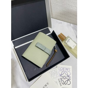 로에베 여자 반지갑