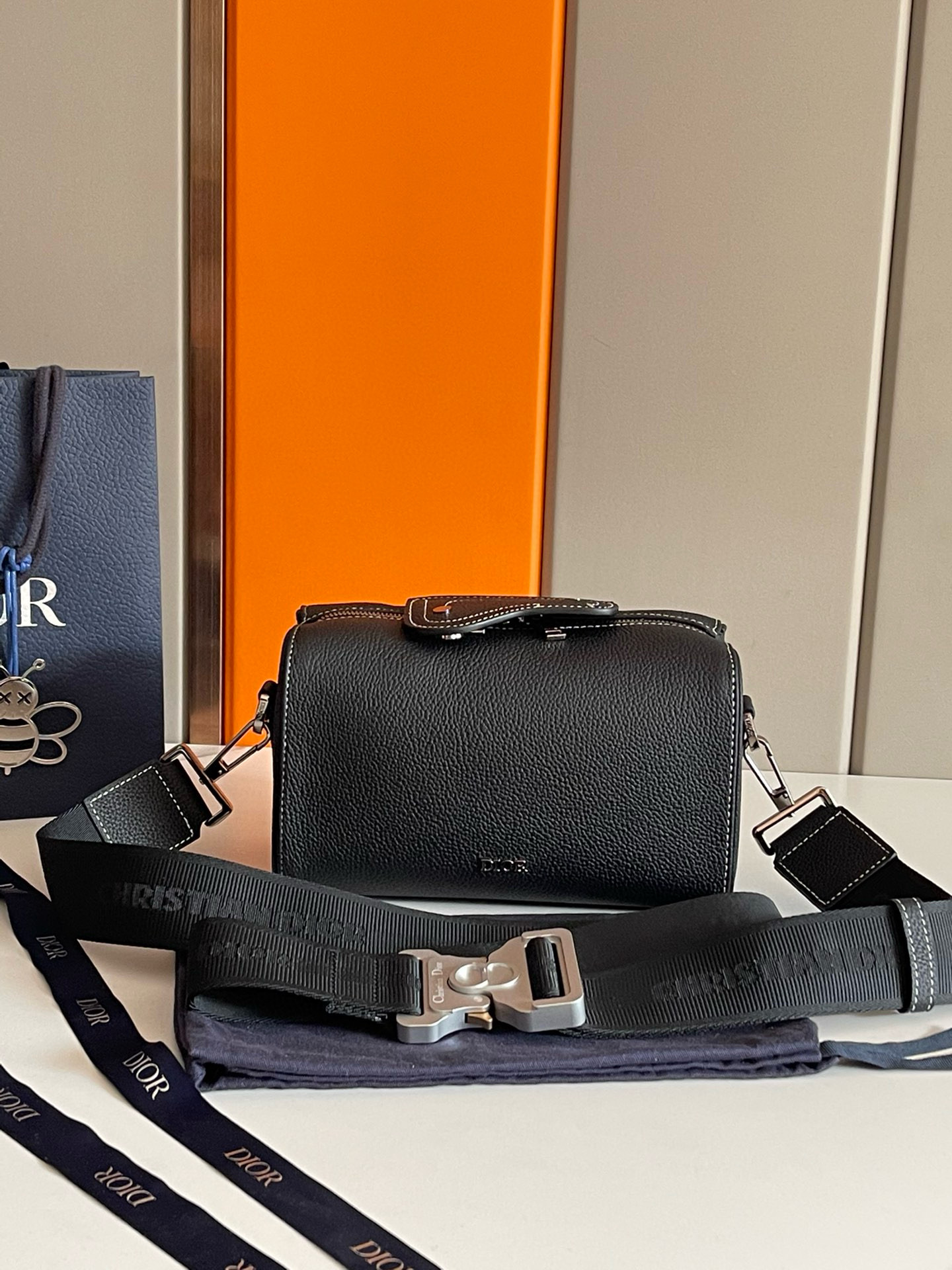 디올 남자가방