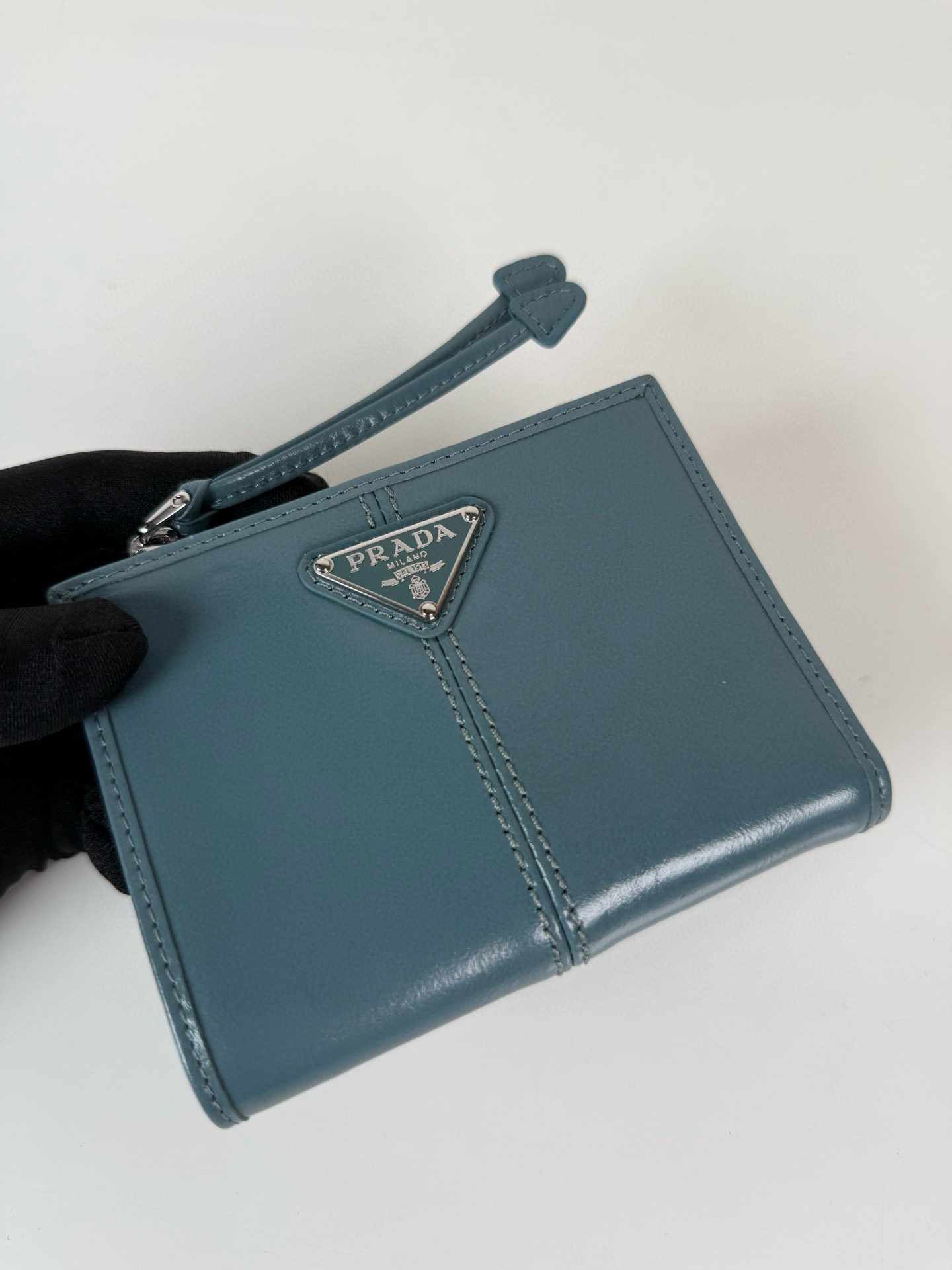 프라다 1ML050 여자 반지갑