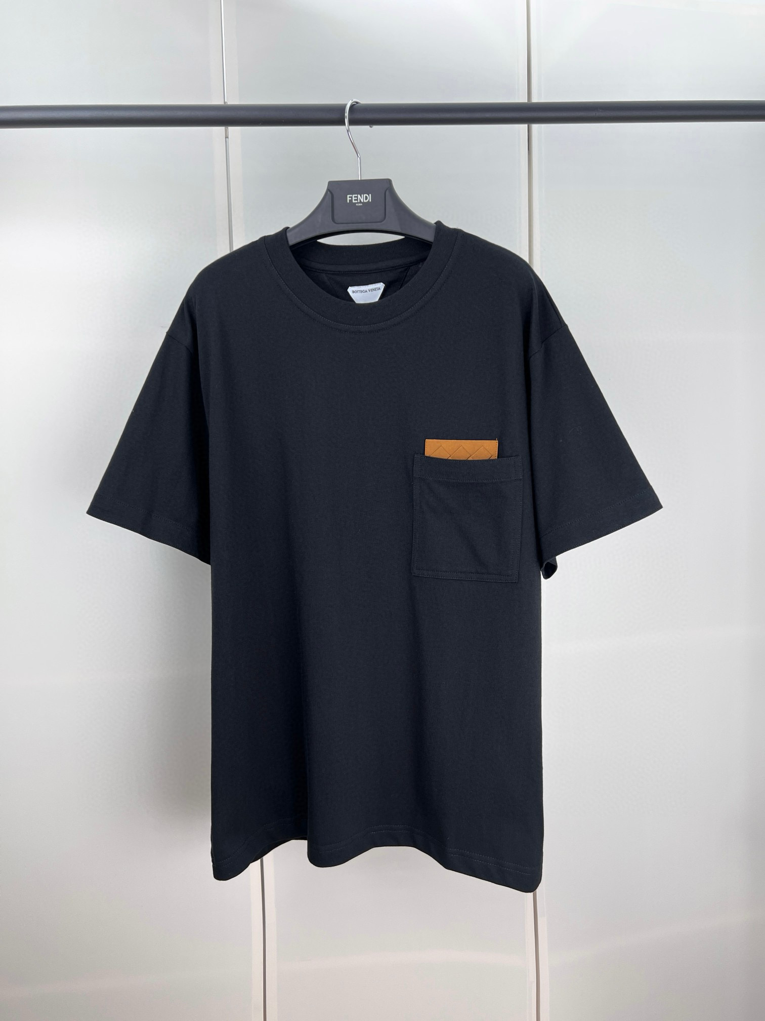 보테가베네타 남자 반팔티