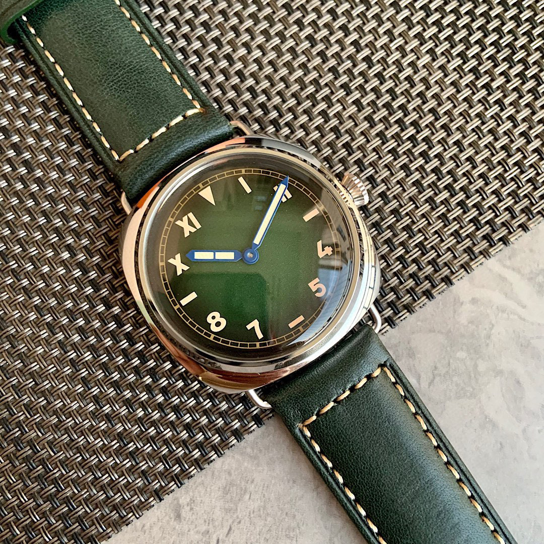 파네라이  남자 미러급 시계