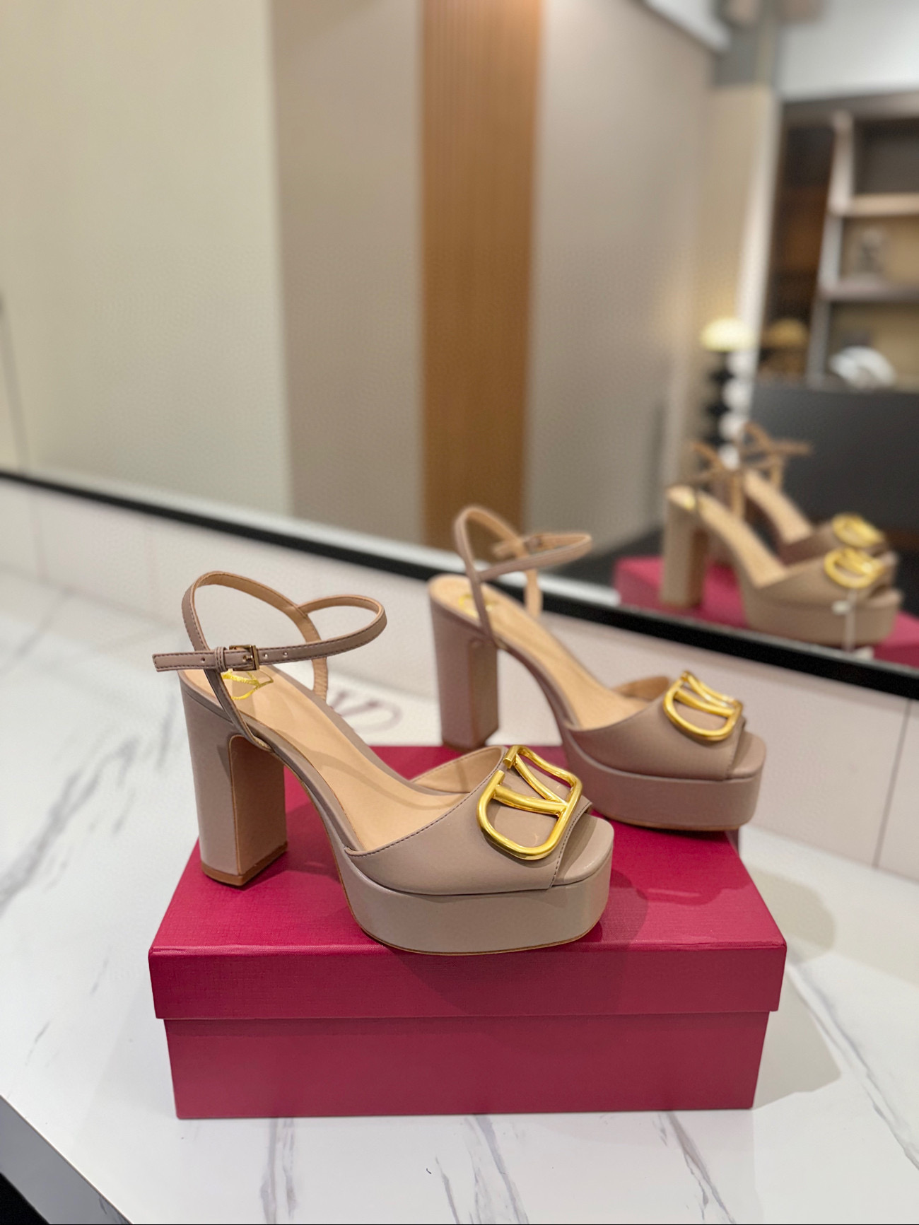 발렌티노 11.5cm 여자 샌들