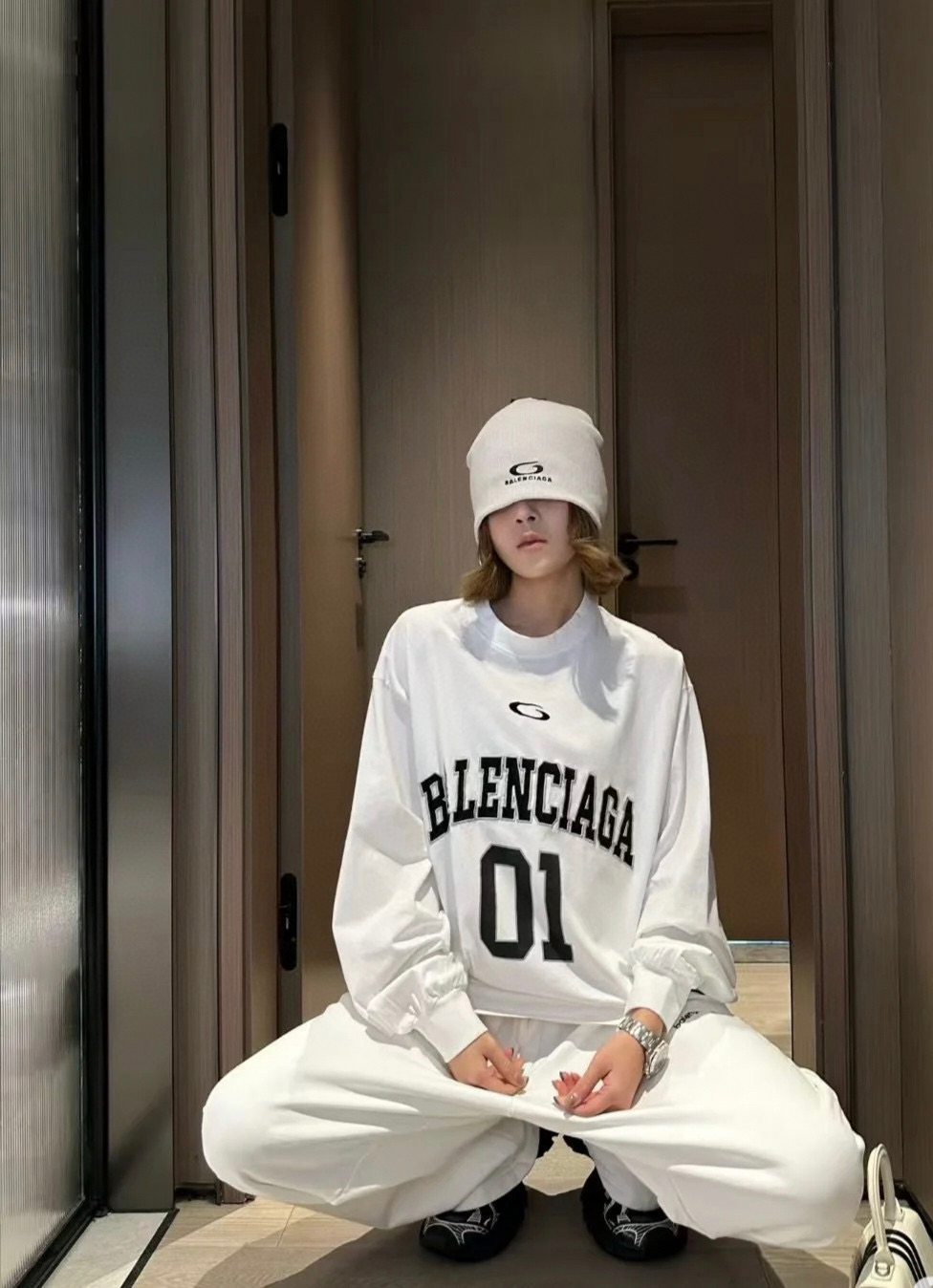 발렌시아가 남녀공용 맨투맨 후드티