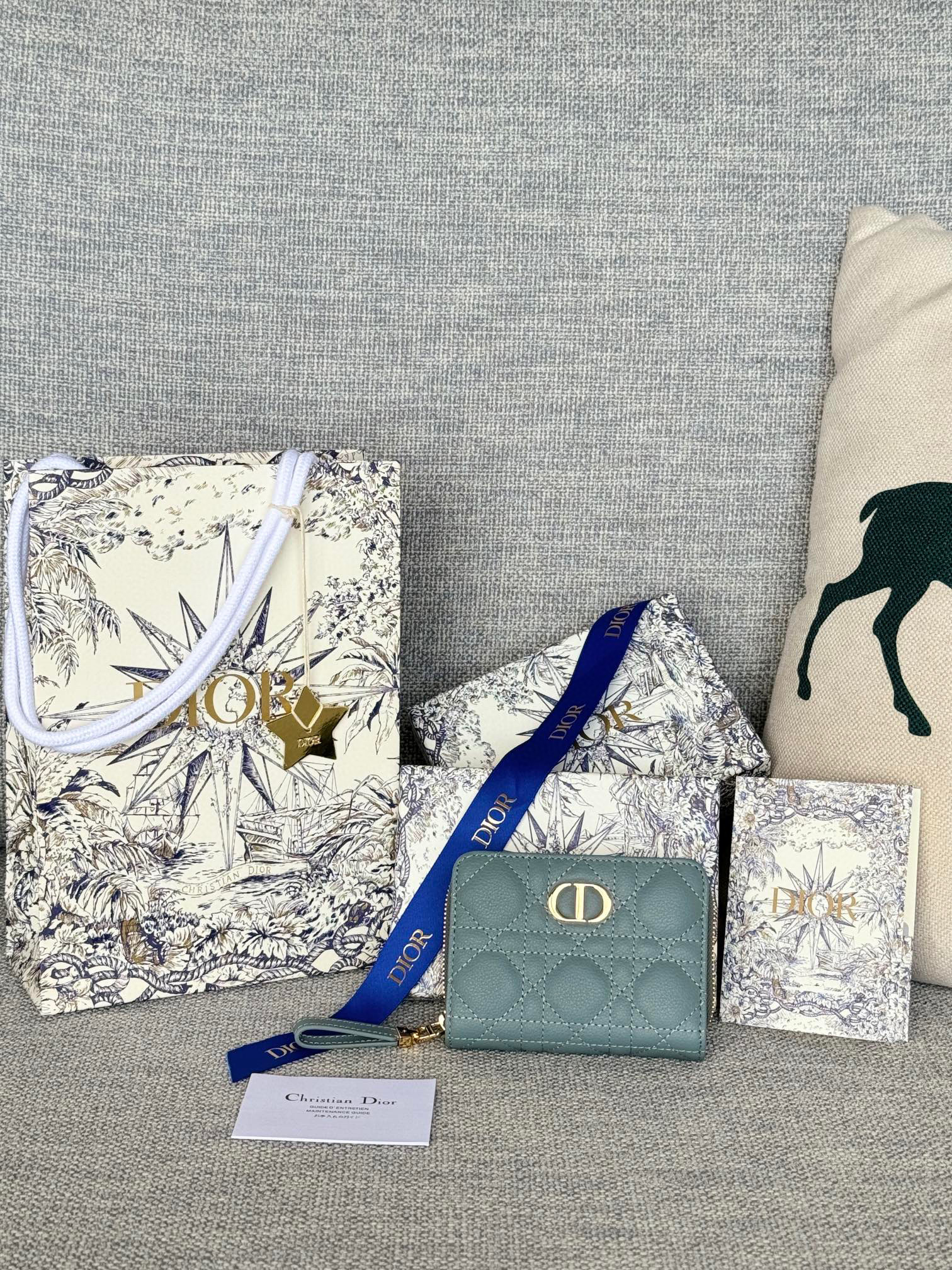 디올 S5032 여자 카드지갑 머니클립