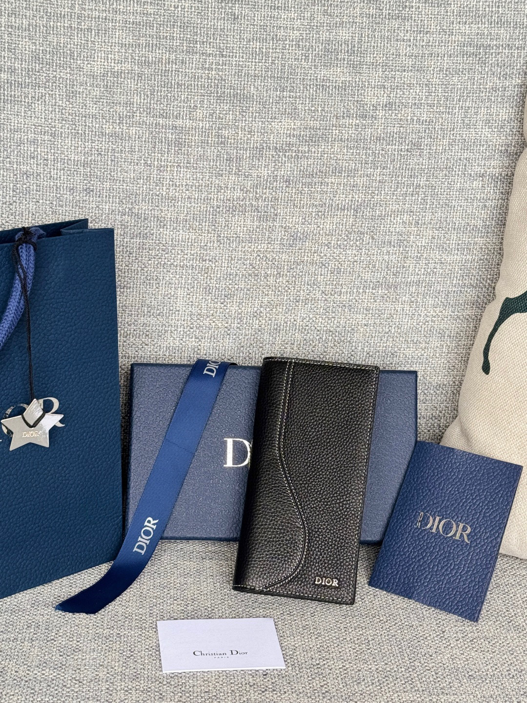 디올 2ADBC330YKS_H27E 남자 장지갑