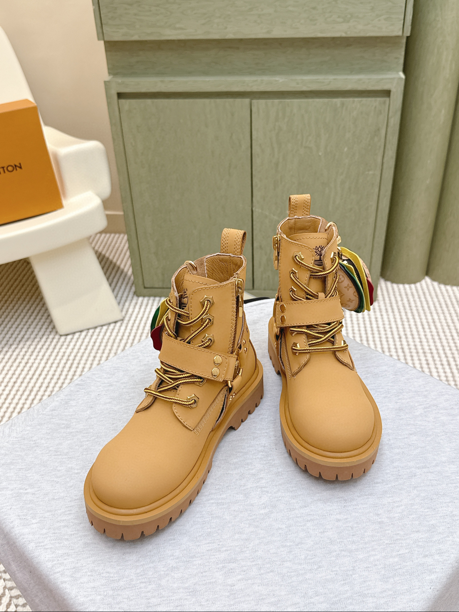 루이비통 4CM 남여공용 부츠