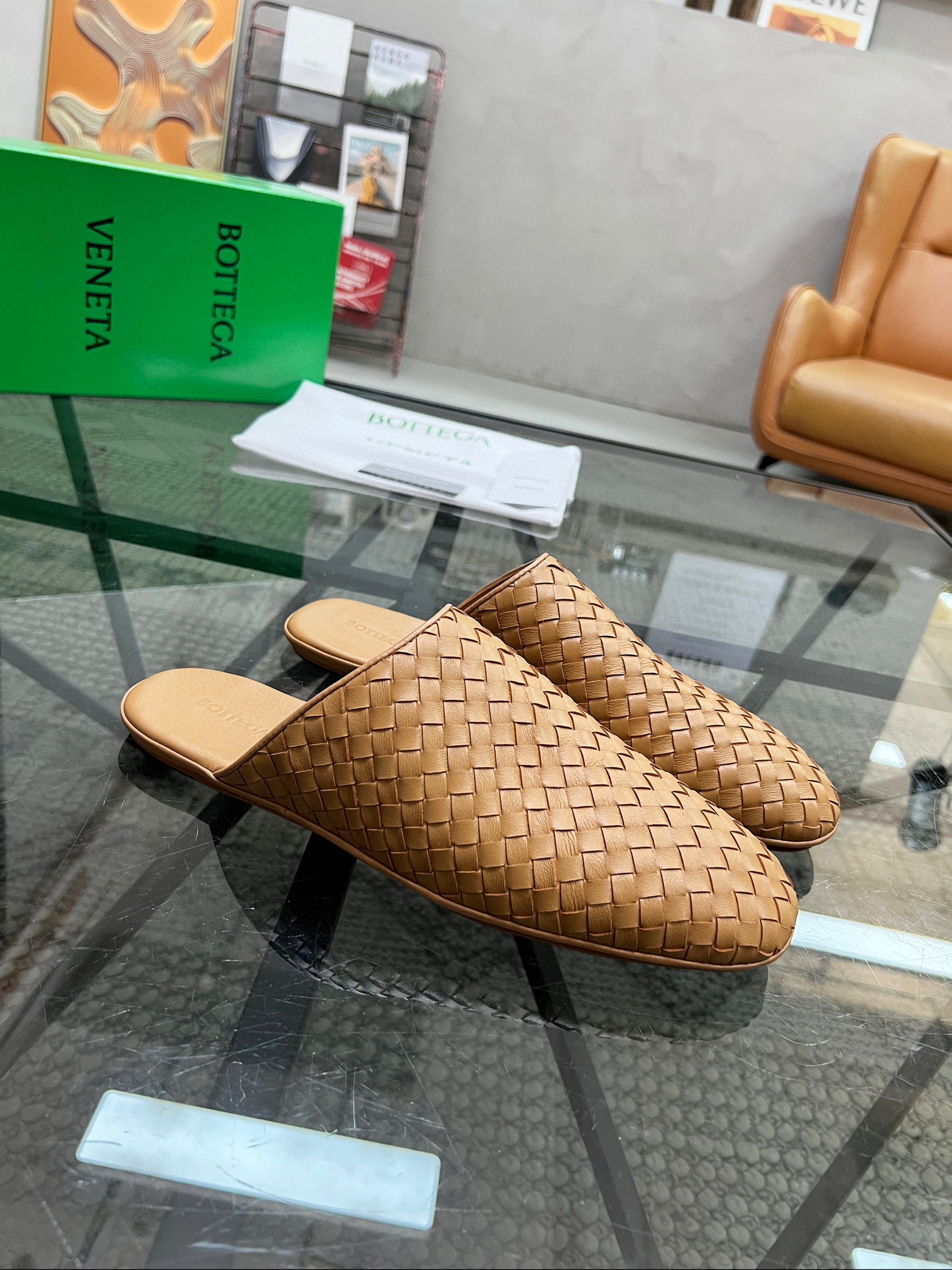 보테가베네타 남녀공용 슬리퍼