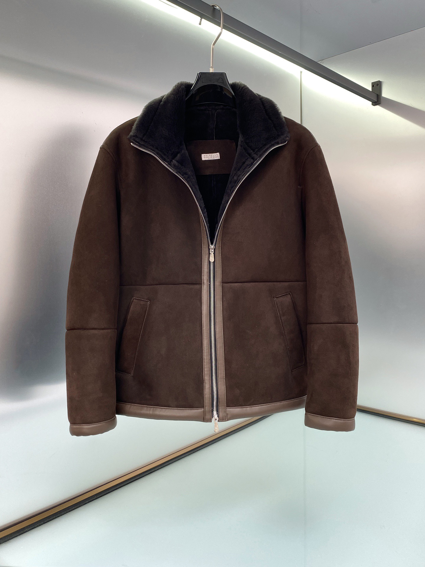 브루넬로 쿠치넬리 양가죽 자켓